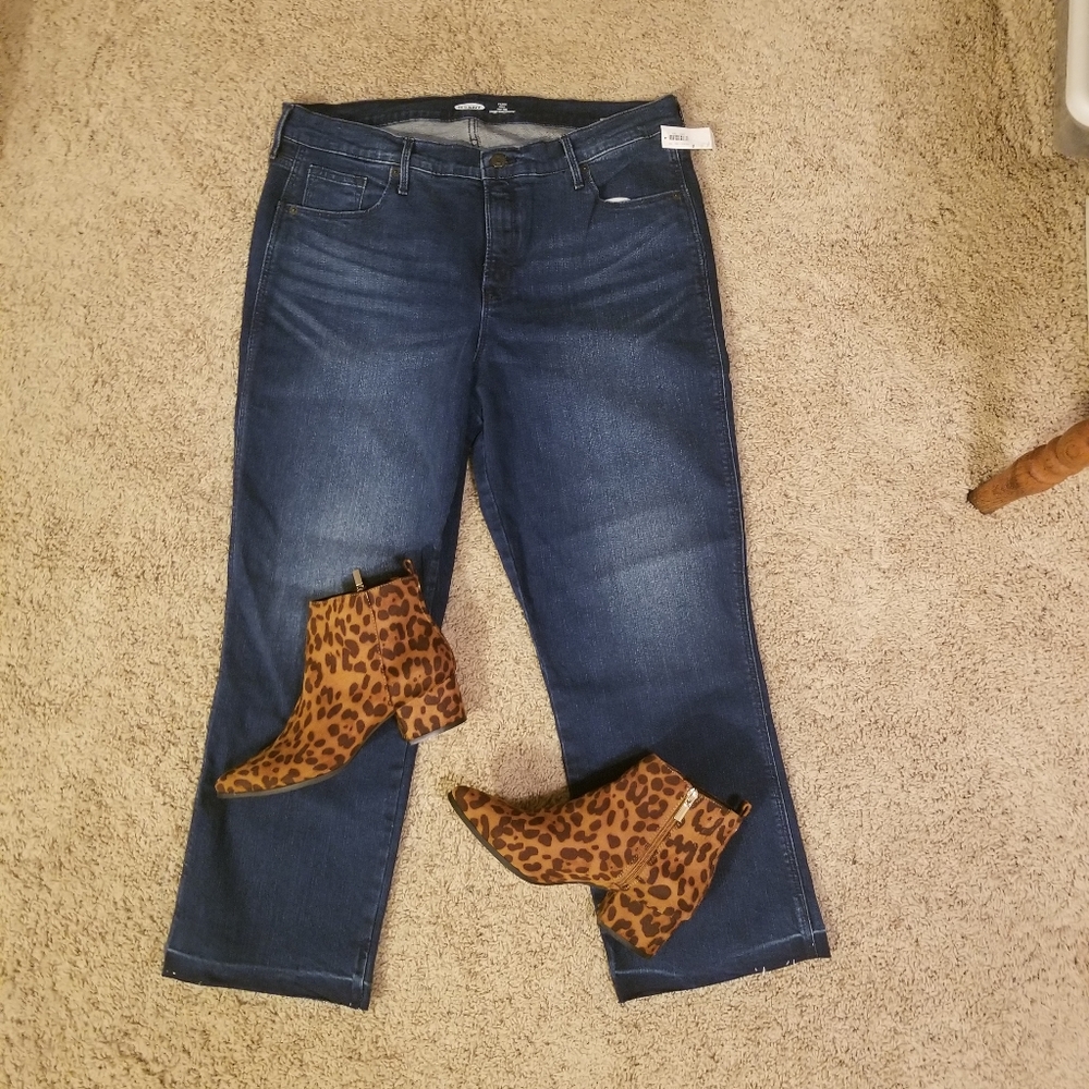 Old Navy High-Waisted Raw-Edge Flare Ankle Jeans